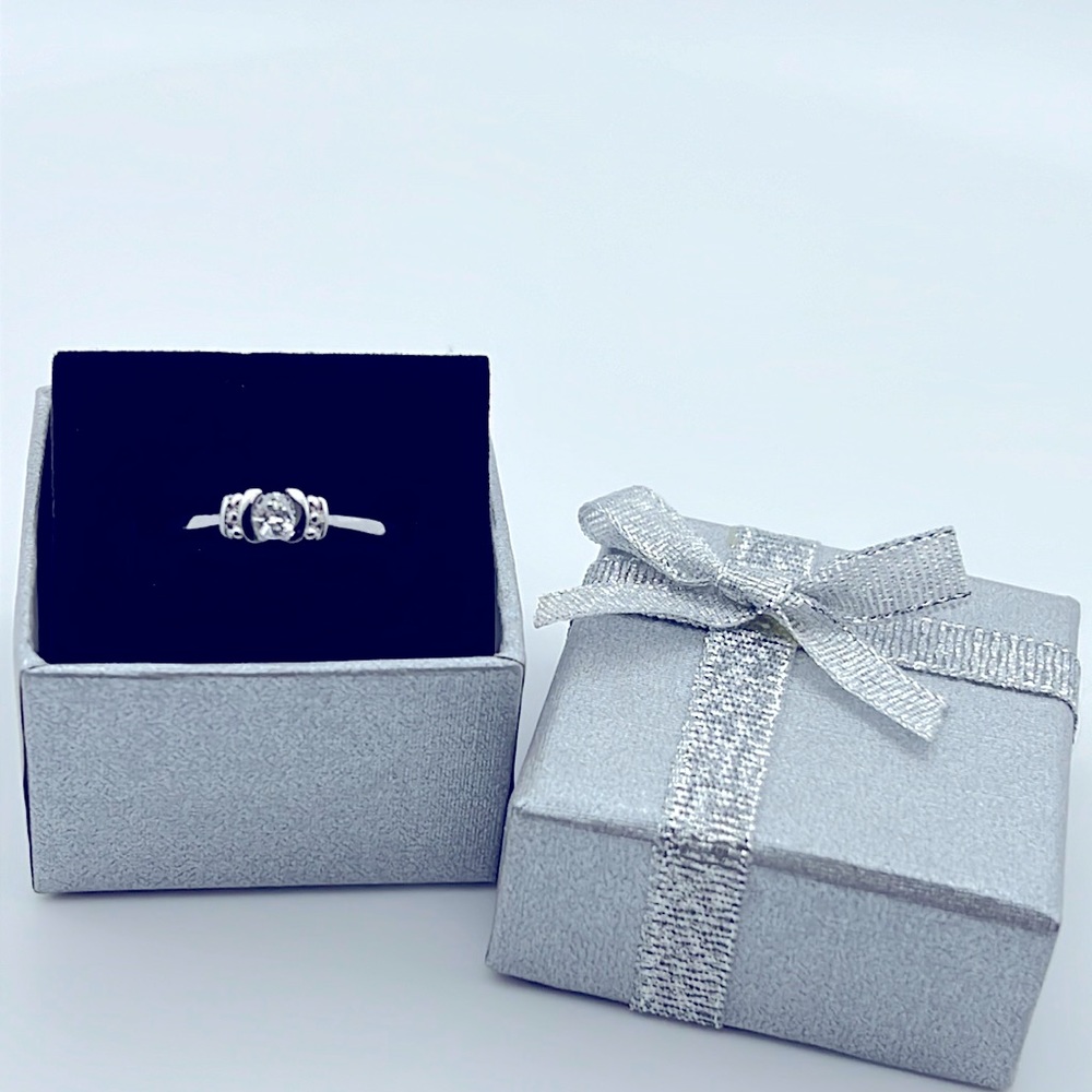 STERLING SILVER WITH CUBIC ZIRCONIA RING